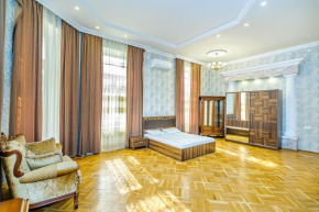 Targovu 5 Room DeLuxe Apartment
